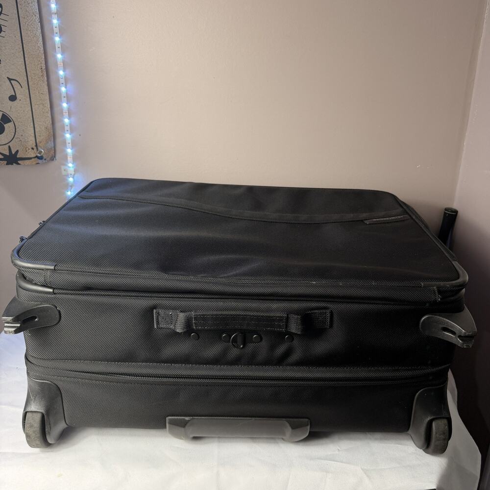BRIGGS & RILEY ‘Baseline’ Black Nylon Deluxe 2-Wheeled Garment Bag - Picture 3 of 11